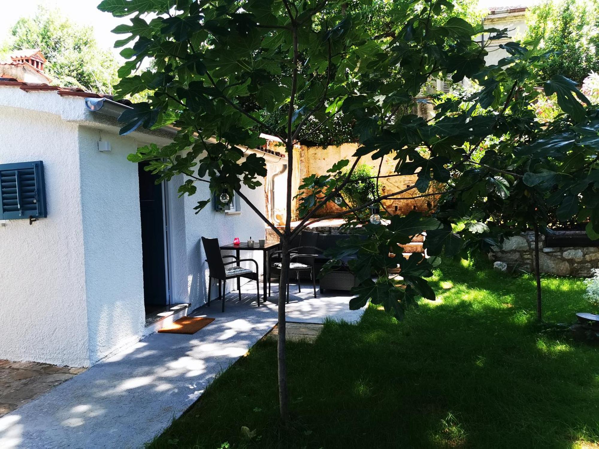 Lux Apartments In Downtown Pula Exterior foto