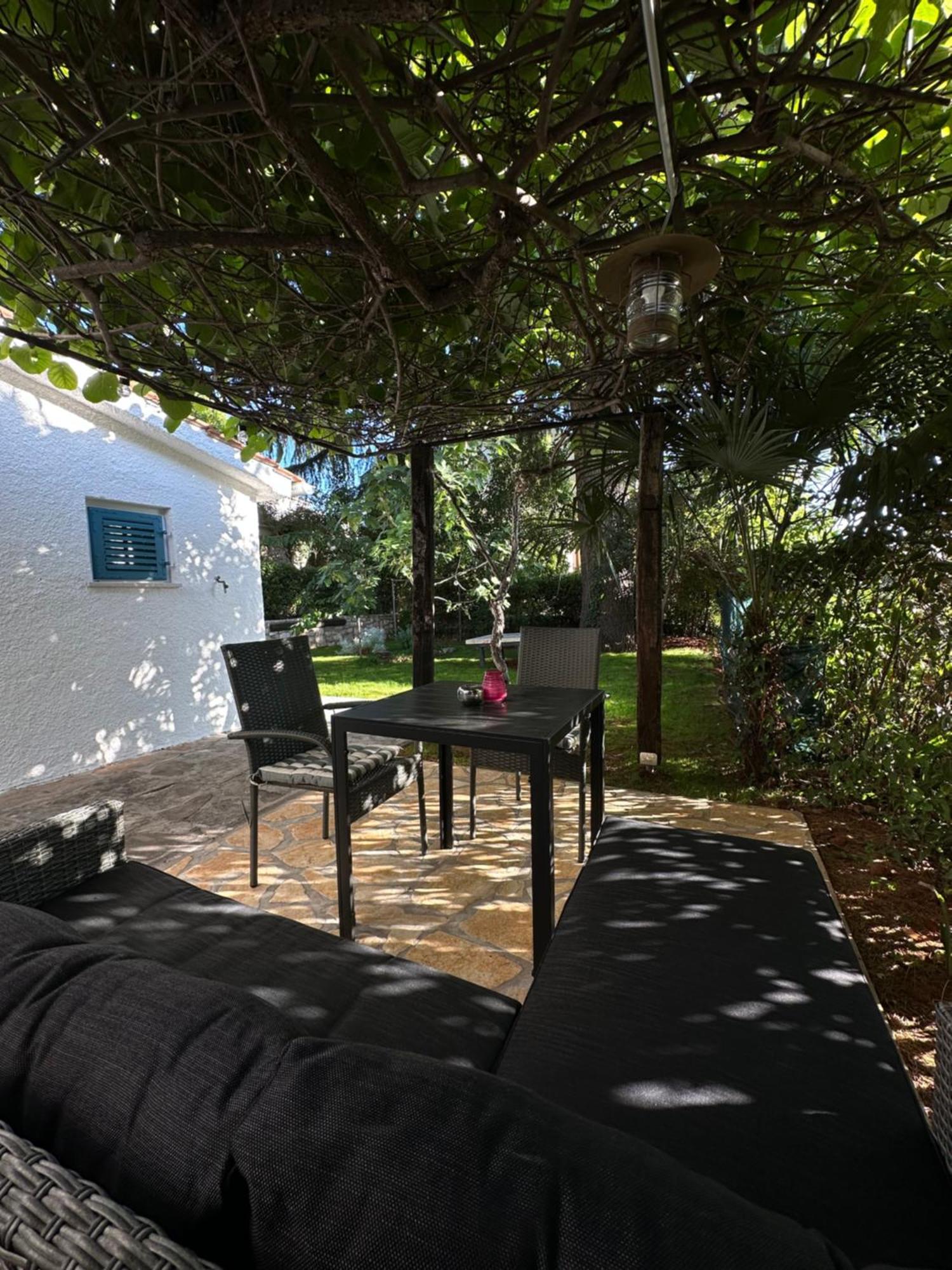 Lux Apartments In Downtown Pula Exterior foto